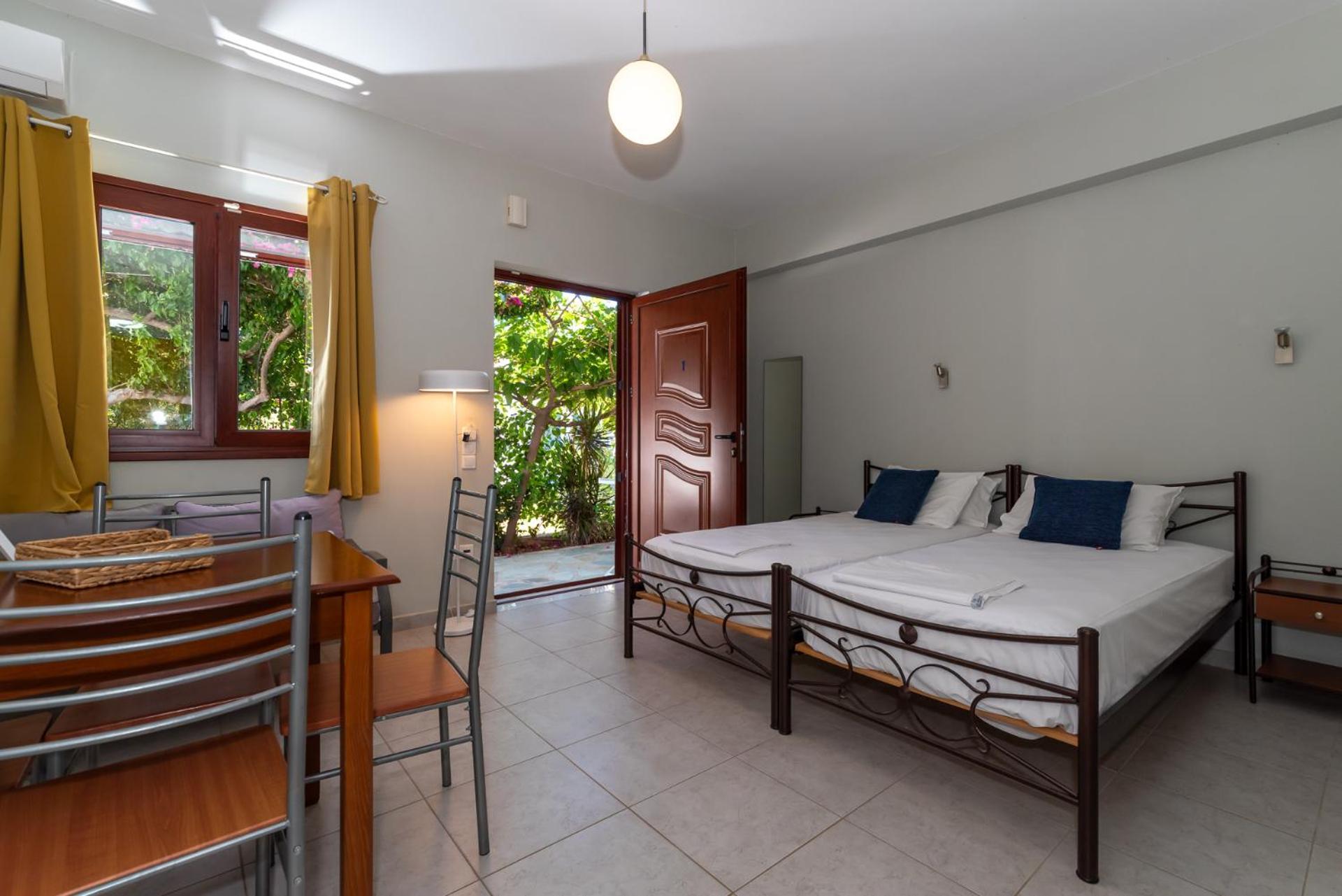 Stratos By Mroom Apartments Makrýgialos Dış mekan fotoğraf