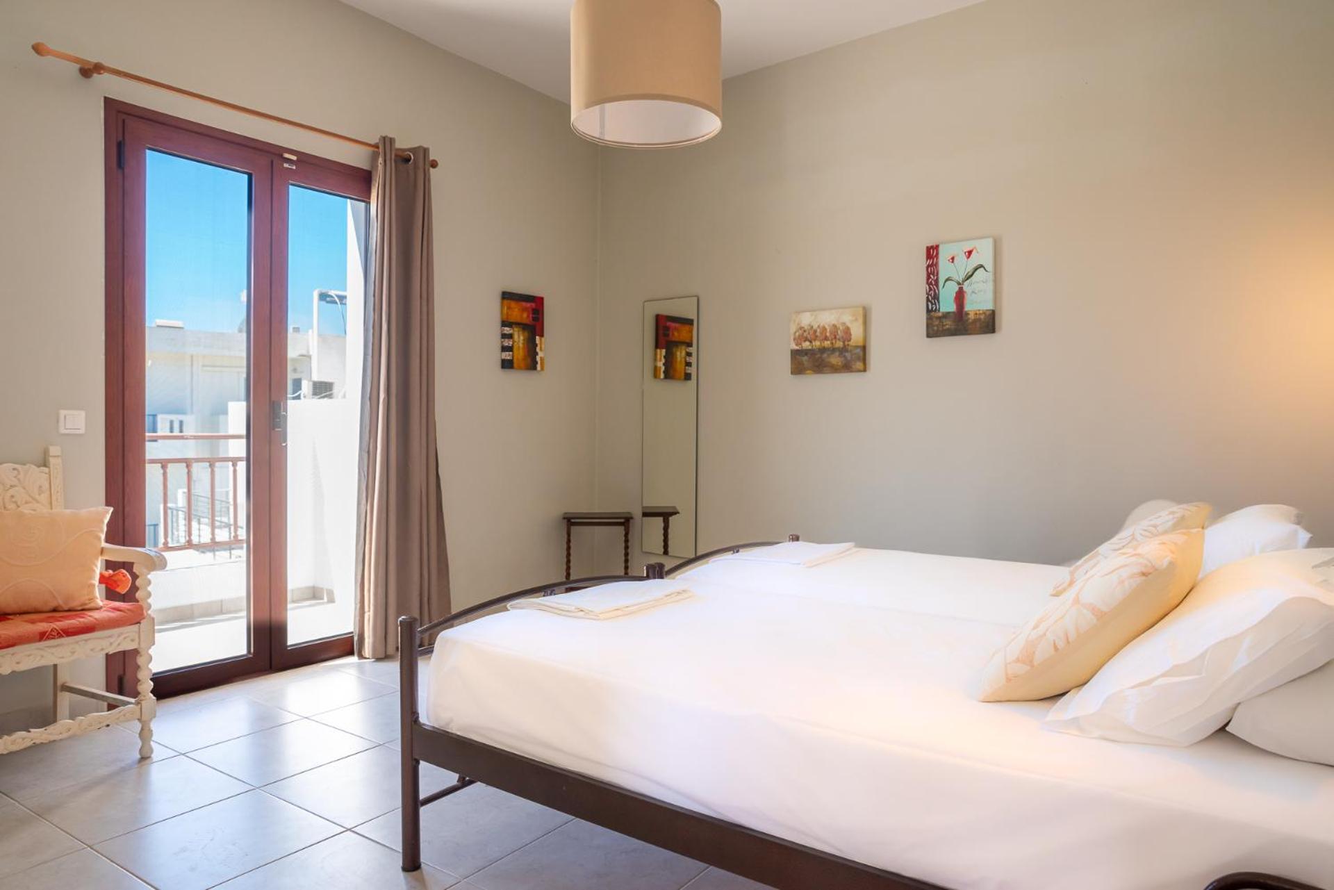 Stratos By Mroom Apartments Makrýgialos Dış mekan fotoğraf
