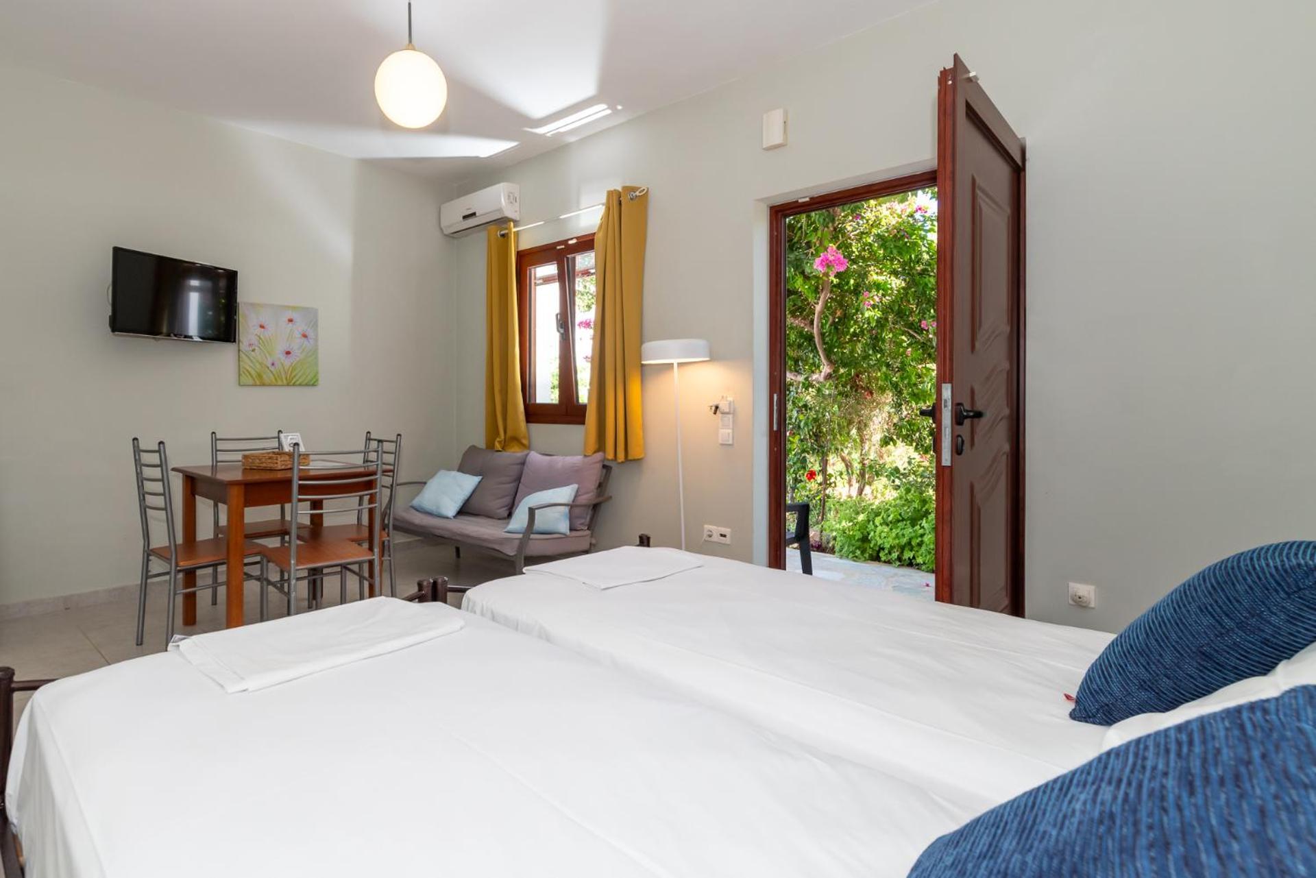 Stratos By Mroom Apartments Makrýgialos Dış mekan fotoğraf
